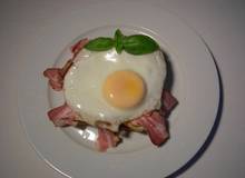 Spiegelei-Toast mit Käse Spiegelei-Toast mit Käse