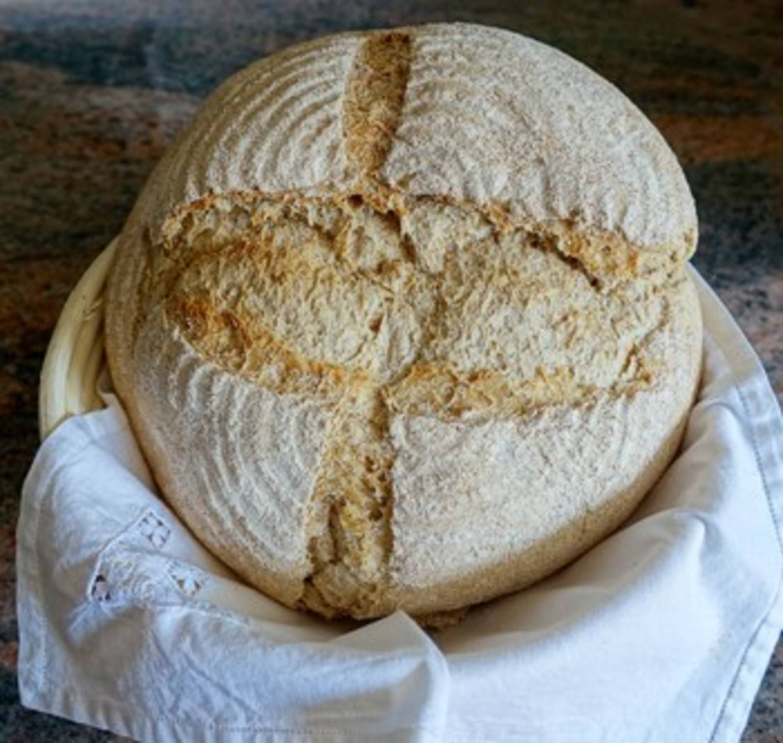 Alltagsbrot mit knuspriger Kruste
