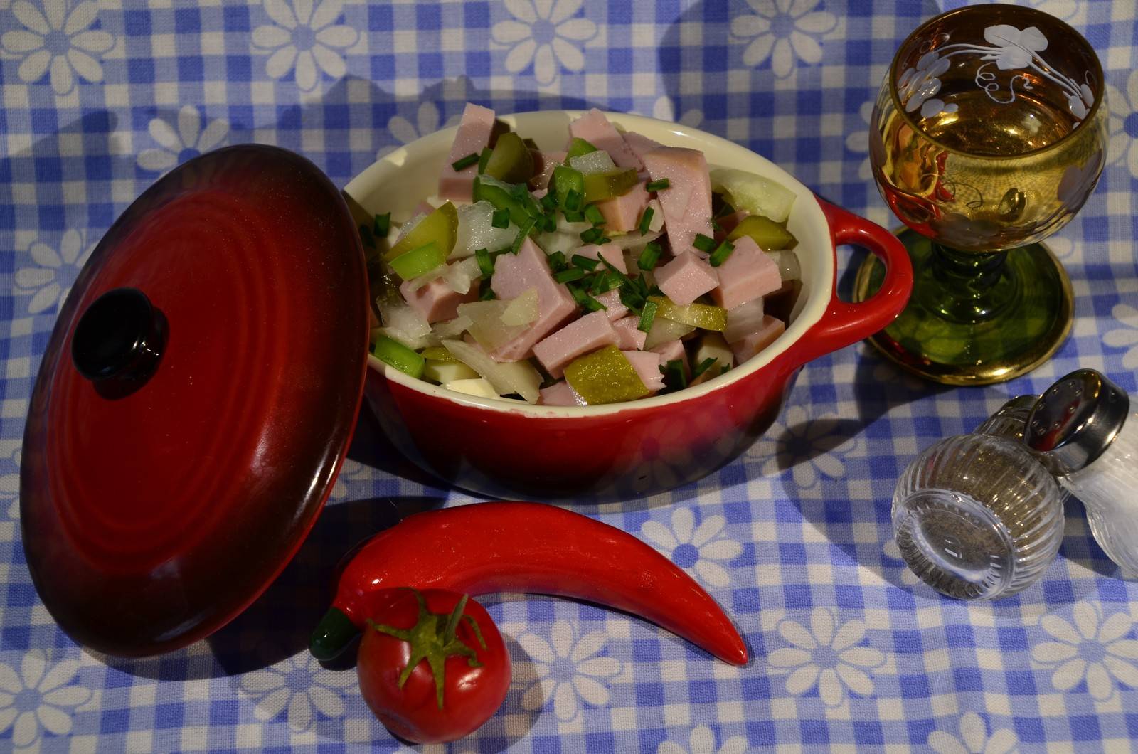 Ungarischer Wurstsalat