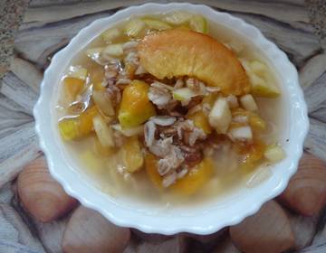 Vollkorn-Haferflocken-Obst-Brei Vollkorn-Haferflocken-Obst-Brei