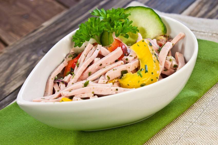 Scharfer Wurstsalat Rezept - ichkoche.at Scharfer Wurstsalat Rezept - ichkoche.at