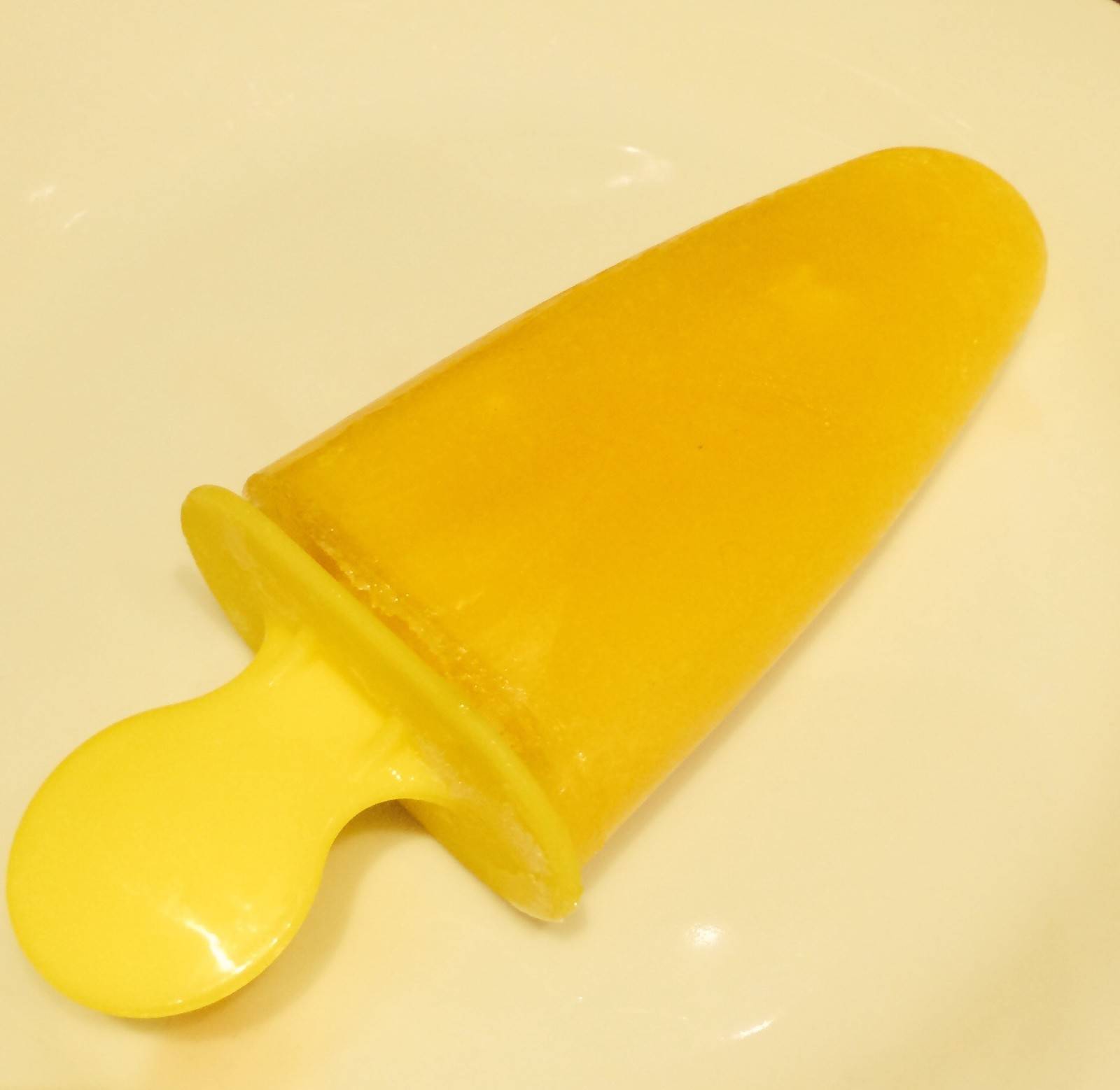 Mango-Orange-Eis am Stiel