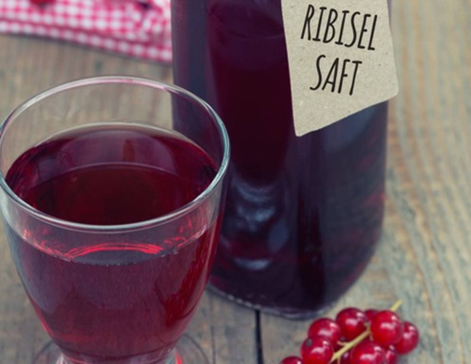 Ribiselsaft aus dem Dampfgarer