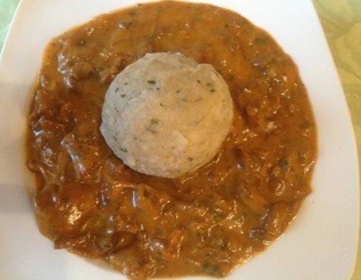 Eierschwammerlgulasch Eierschwammerlgulasch