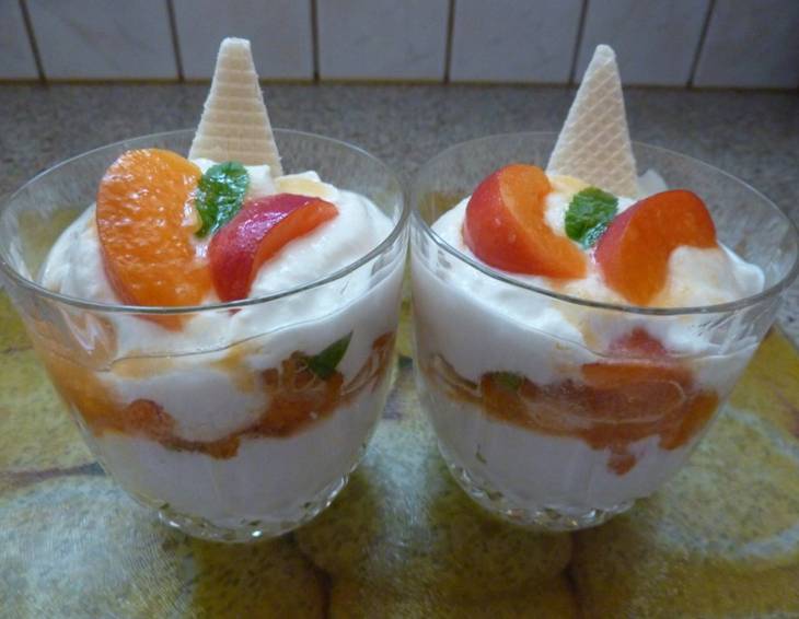 Marillen-Schicht-Dessert Marillen-Schicht-Dessert