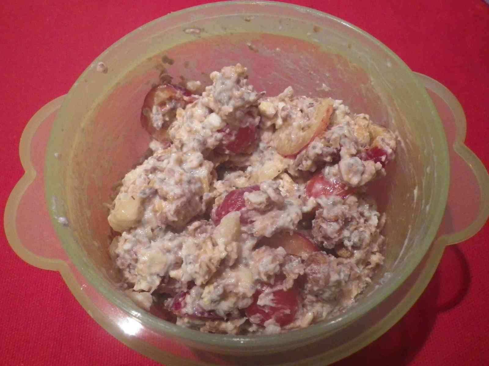 Frühstücksmüsli mit Joghurt, Kirschen und Banane Rezept - ichkoche.at