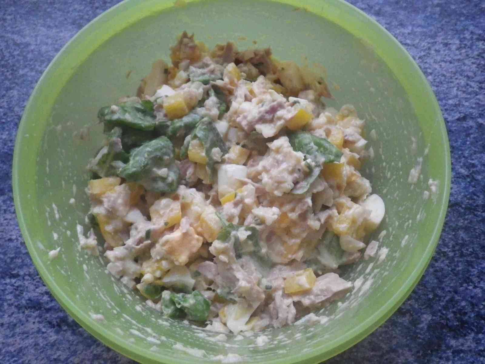 Thunfischsalat in Joghurt-Rahm-Dressing Rezept - ichkoche.de