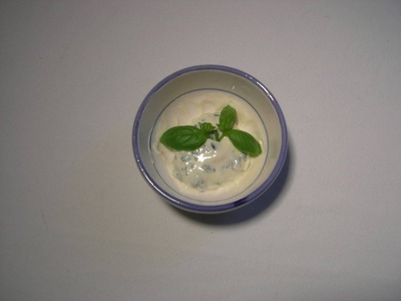 Käsedip mit Basilikum Rezept - ichkoche.de
