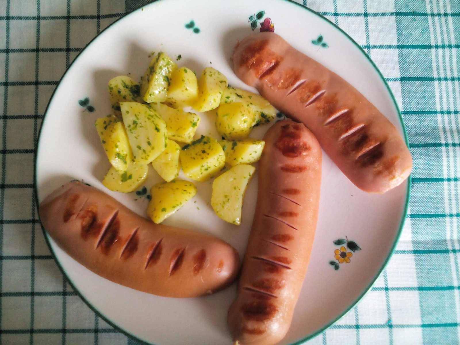 Babynahrung: Hühnersuppe mit Gemüse und Nudeln Rezept - ichkoche.at Babynahrung: Hühnersuppe mit Gemüse und Nudeln Rezept - ichkoche.at