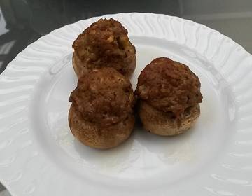 Champignons mit Lammfleischfülle Champignons mit Lammfleischfülle