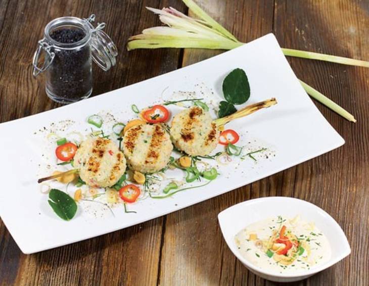 Garnelenlaibchen mit Kokos-Erdnuss-Dip Garnelenlaibchen mit Kokos-Erdnuss-Dip
