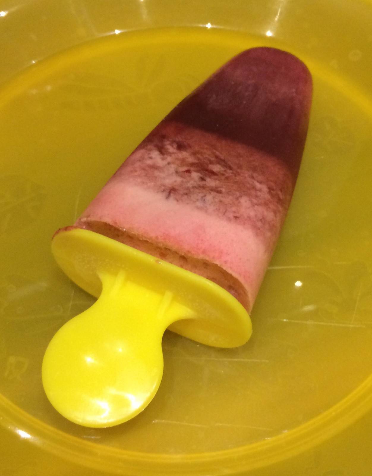2-Zutaten-Kirsch-Eisschlecker Rezept
