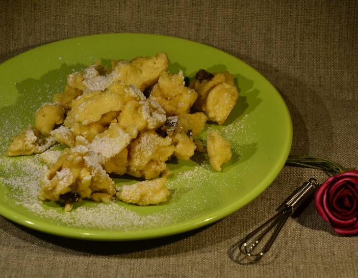 Kaiserschmarren mit Rosinen