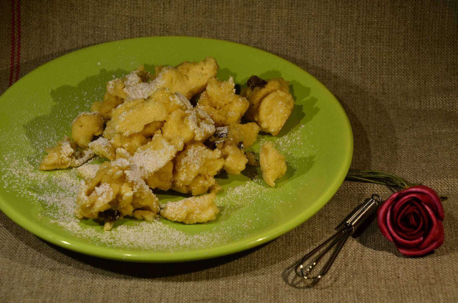 Kaiserschmarren mit Rosinen Rezept - ichkoche.de Kaiserschmarren mit Rosinen Rezept - ichkoche.de