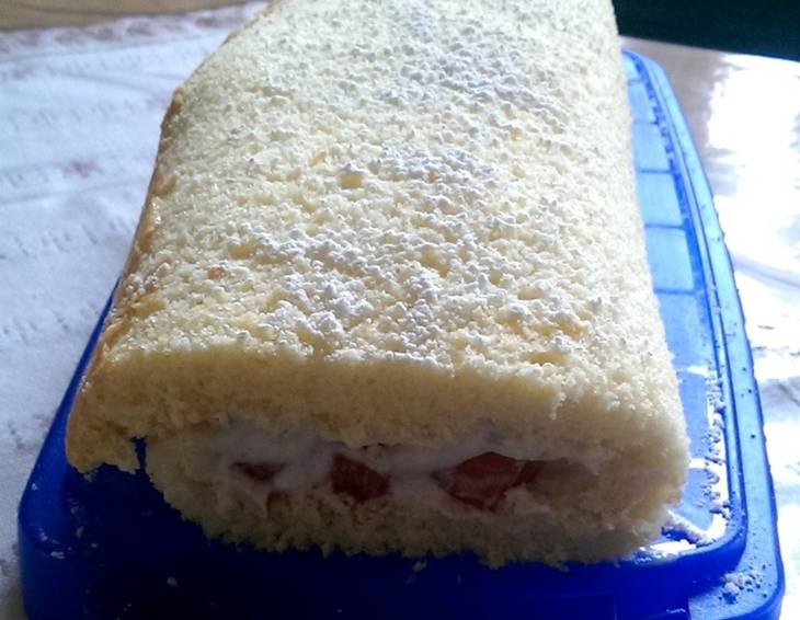 Joghurt-Erdbeer-Roulade