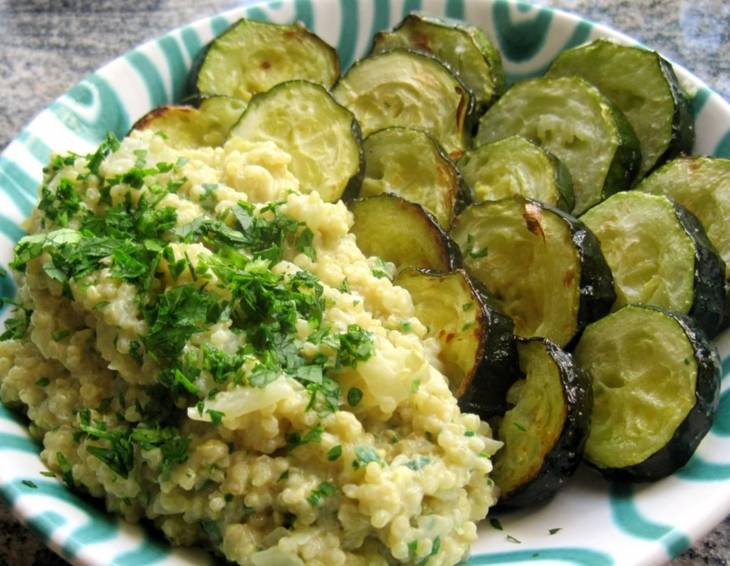 Quinoa mit gegrillten Zucchini Quinoa mit gegrillten Zucchini