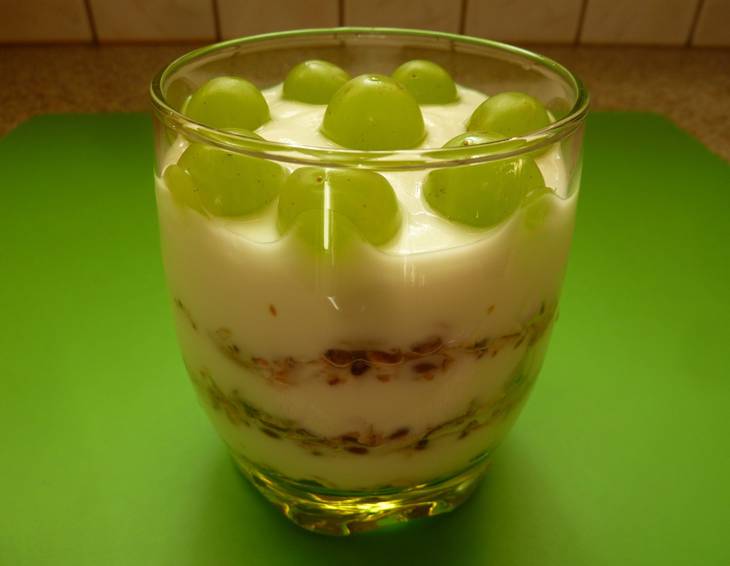 Schicht-Müsli-Dessert