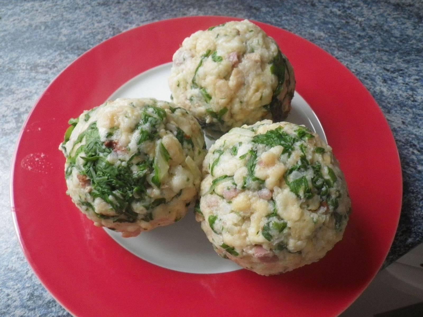 Mangold-Speck-Knödel Rezept - ichkoche