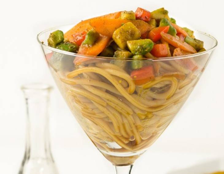 Chinesischer Sommernudelsalat Chinesischer Sommernudelsalat