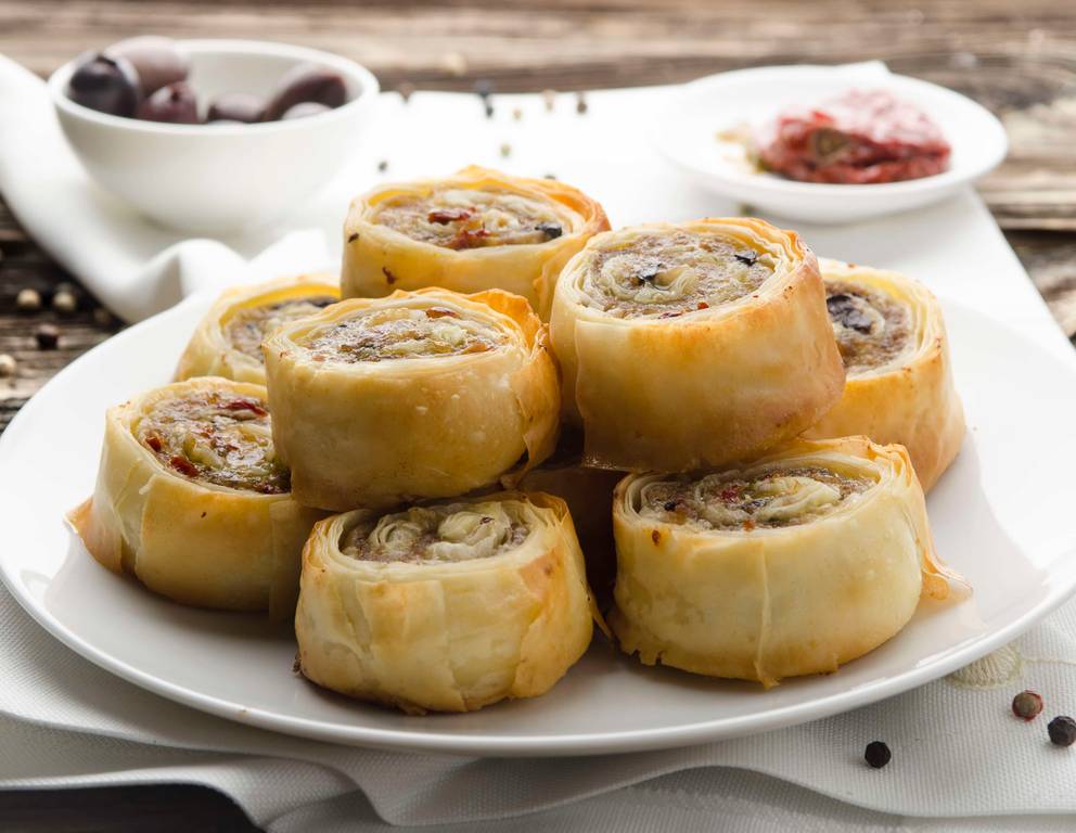 Strudelschnecken mit Faschiertem Strudelschnecken mit Faschiertem