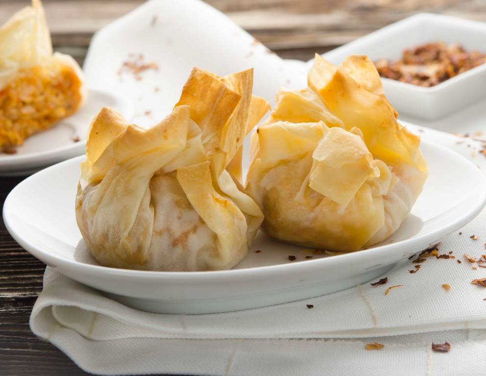 Strudelzuckerl mit Risotto und Garnelen Strudelzuckerl mit Risotto und Garnelen