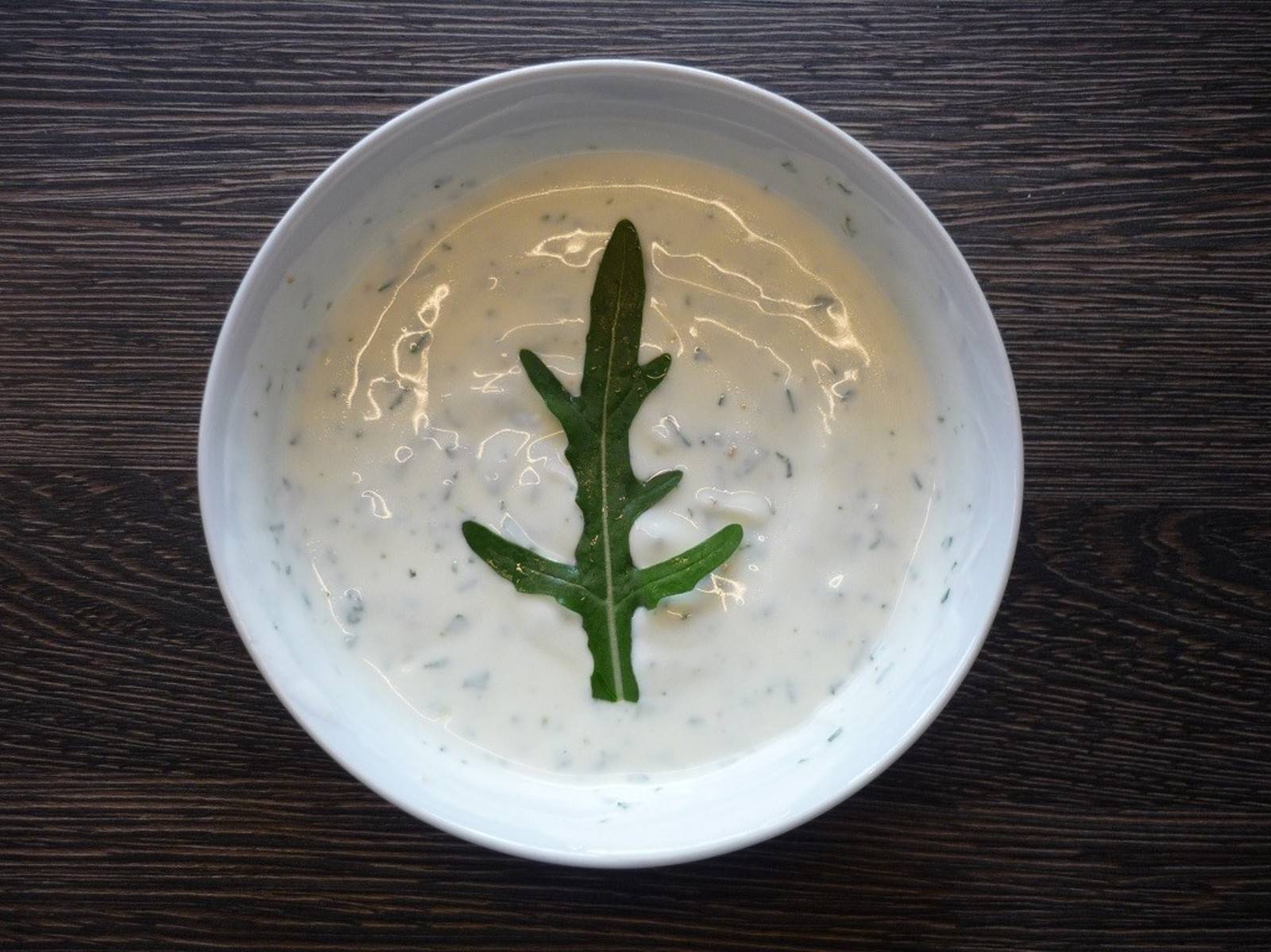 Joghurt Dip mit Rucola