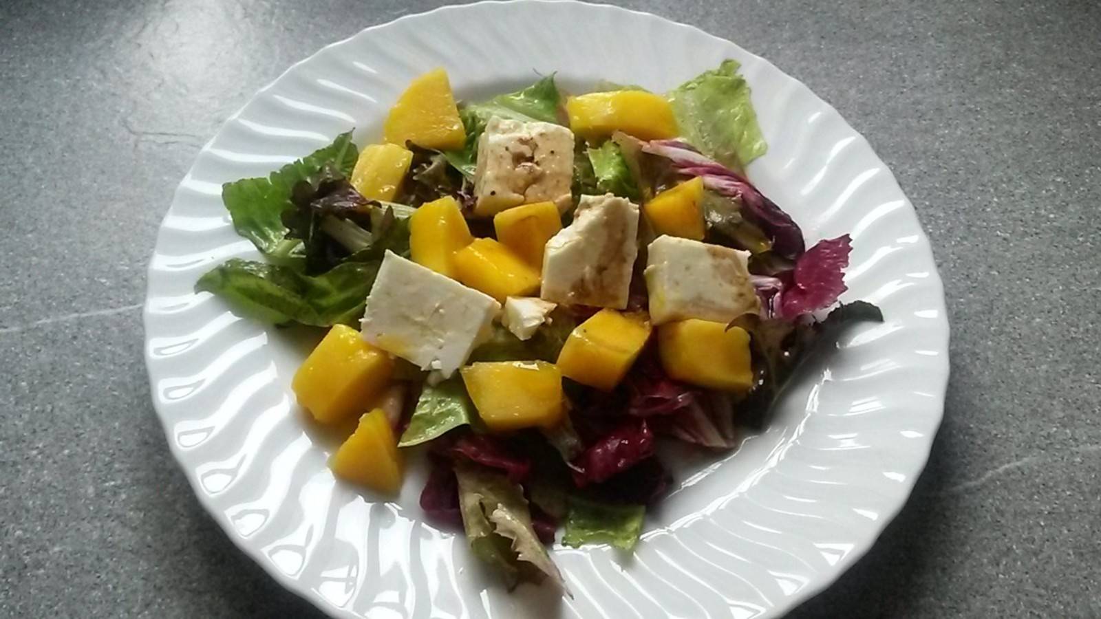 Exotischer Blattsalat Rezept - ichkoche.at Exotischer Blattsalat Rezept - ichkoche.at
