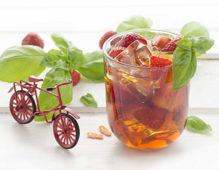 Erdbeer-Basilikum-Eistee Erdbeer-Basilikum-Eistee