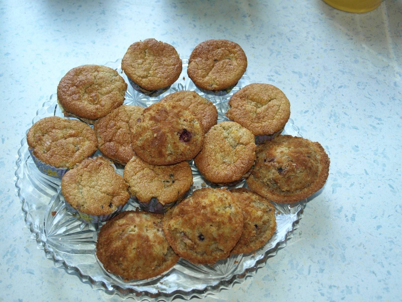 Kokos-Früchte-Muffins aus Vollkornmehl