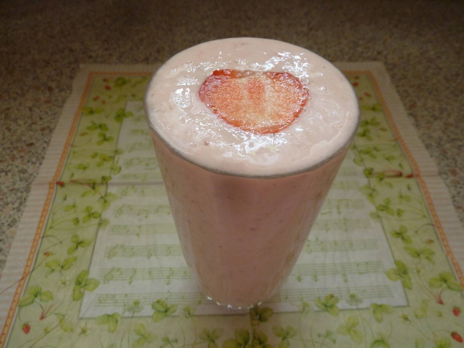 Bananen-Erdbeer-Shake Rezept - ichkoche.de Bananen-Erdbeer-Shake Rezept - ichkoche.de