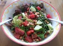 Bunter Salat mit Kichererbsen