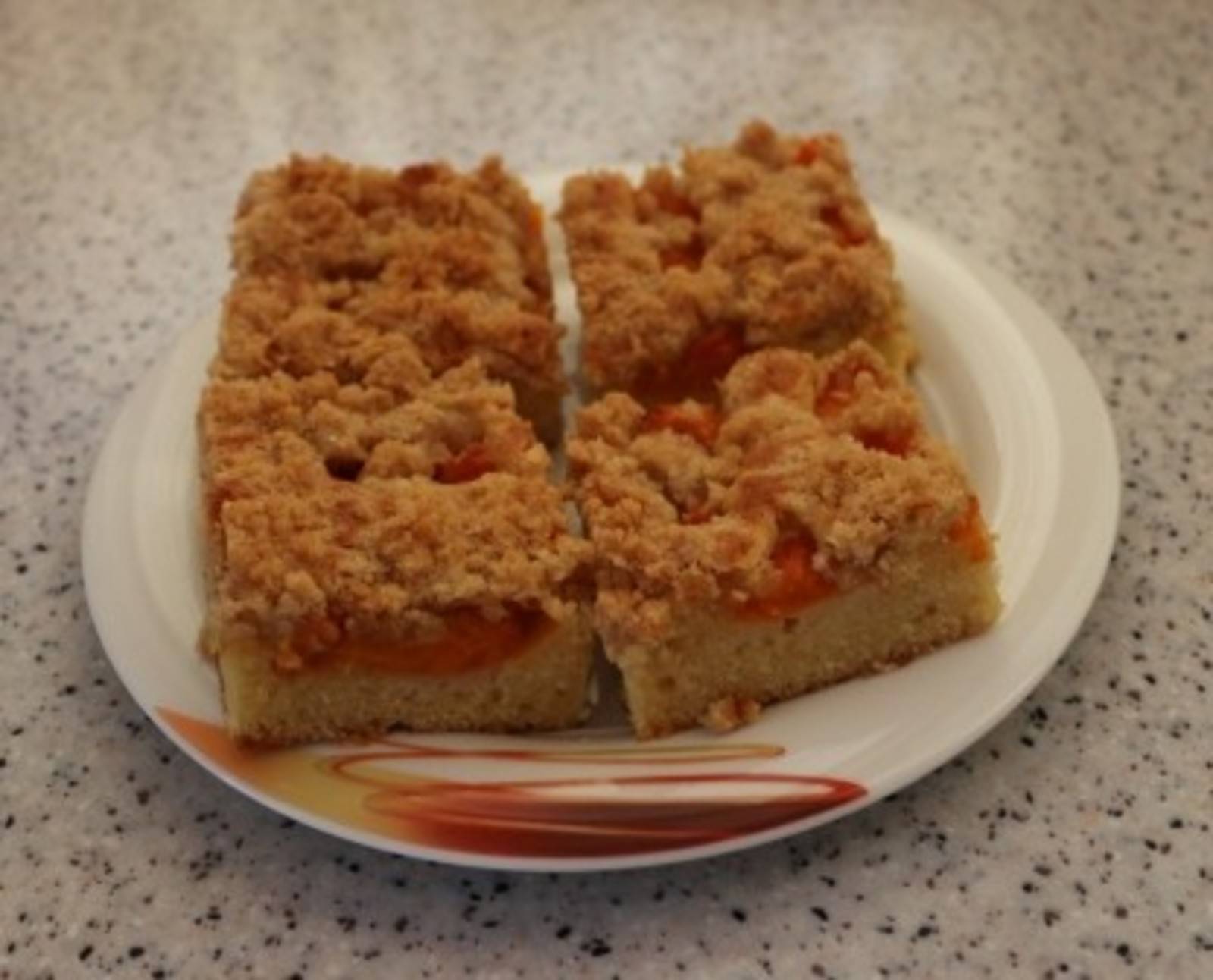 Marillen-Eierlikör-Kuchen