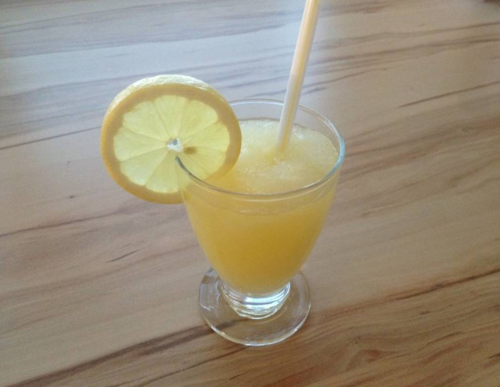 Peach Daiquiri Frozen Peach Daiquiri Frozen