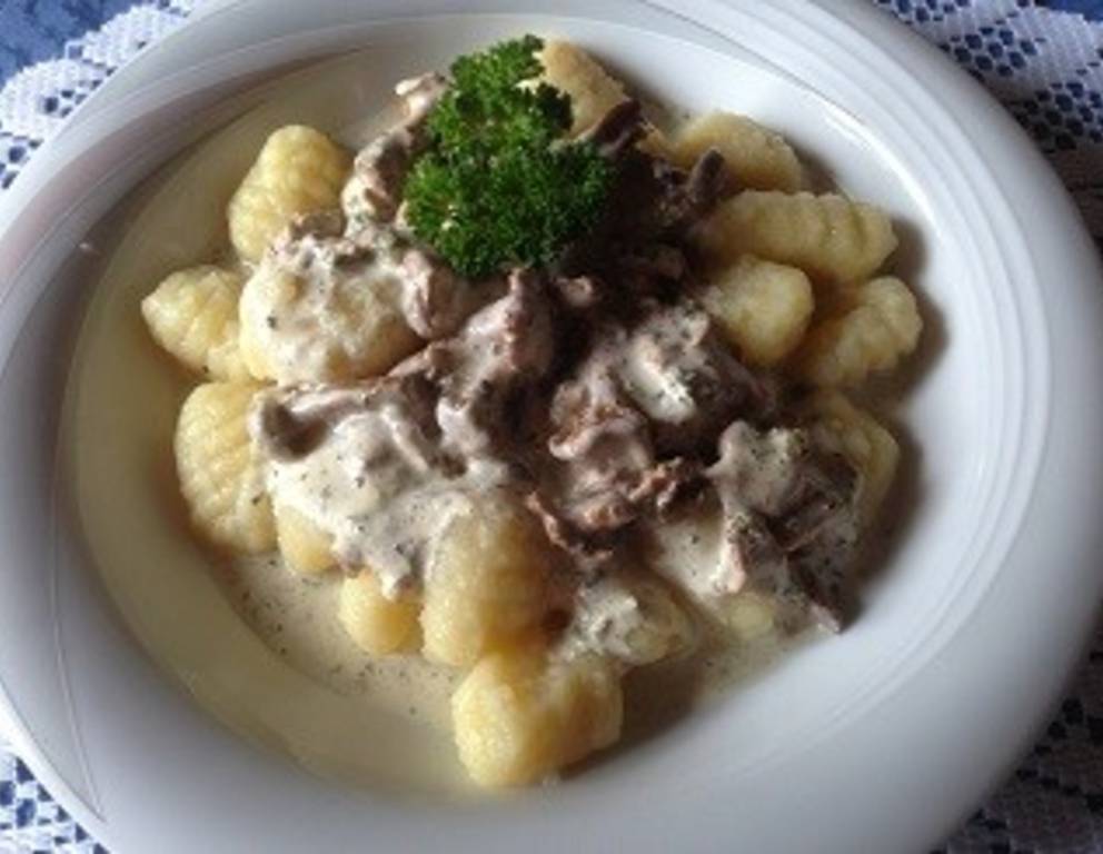 Eierschwammerl mit Gnocchi Eierschwammerl mit Gnocchi