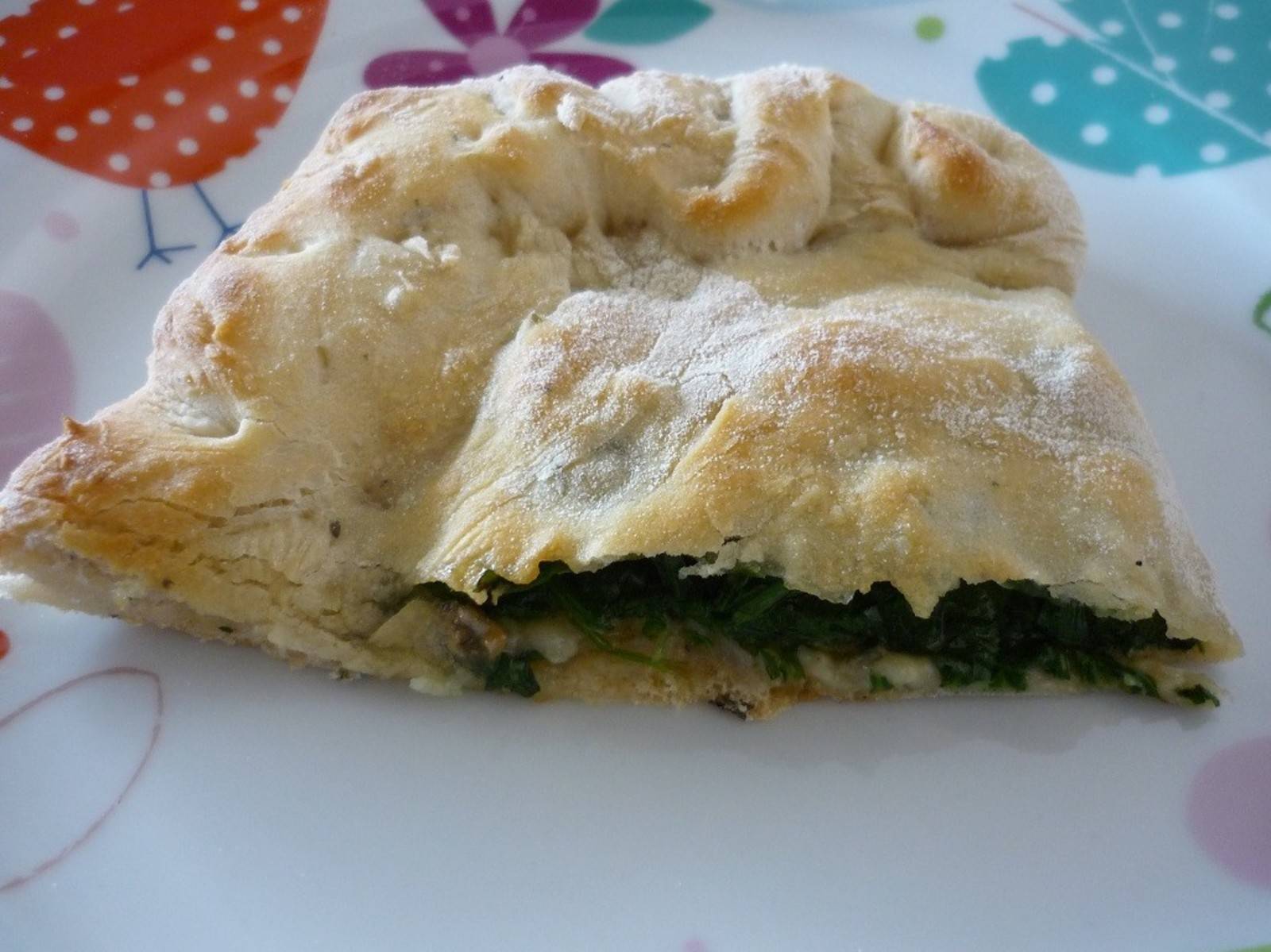 Mini-Calzone mit Mangold und Ricotta Rezept - ichkoche.de Mini-Calzone mit Mangold und Ricotta Rezept - ichkoche.de