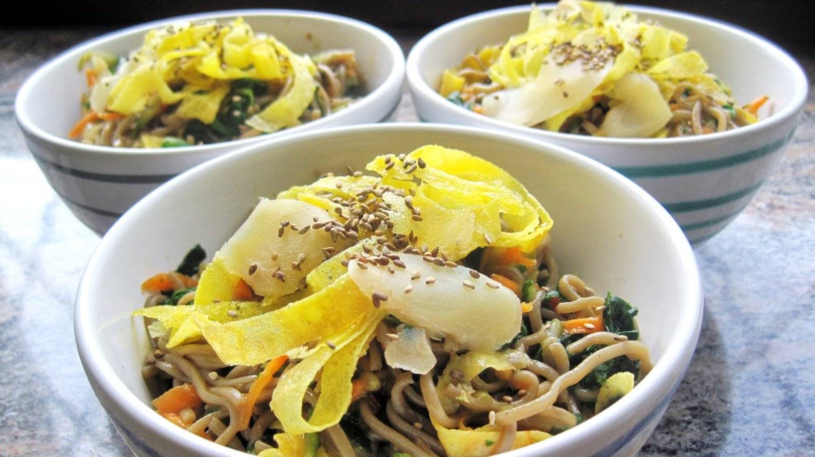 Japanischer Nudelsalat nach Art des Hauses Rezept - ichkoche.ch Japanischer Nudelsalat nach Art des Hauses Rezept - ichkoche.ch