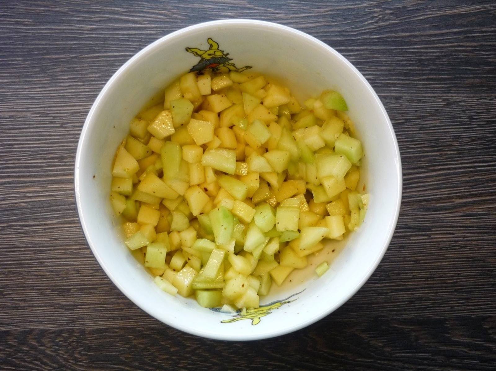 Scharf-süßer Gurkensalat