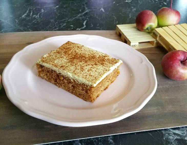 Saftiger Apfelkuchen Saftiger Apfelkuchen