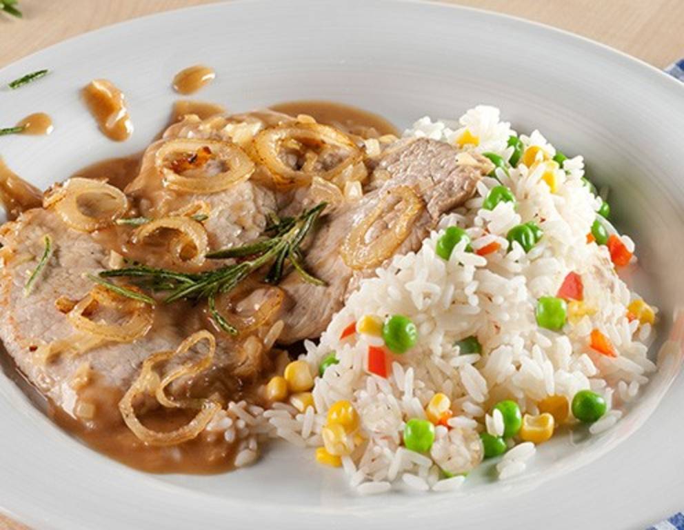 Naturschnitzel mit Risi Bisi Naturschnitzel mit Risi Bisi