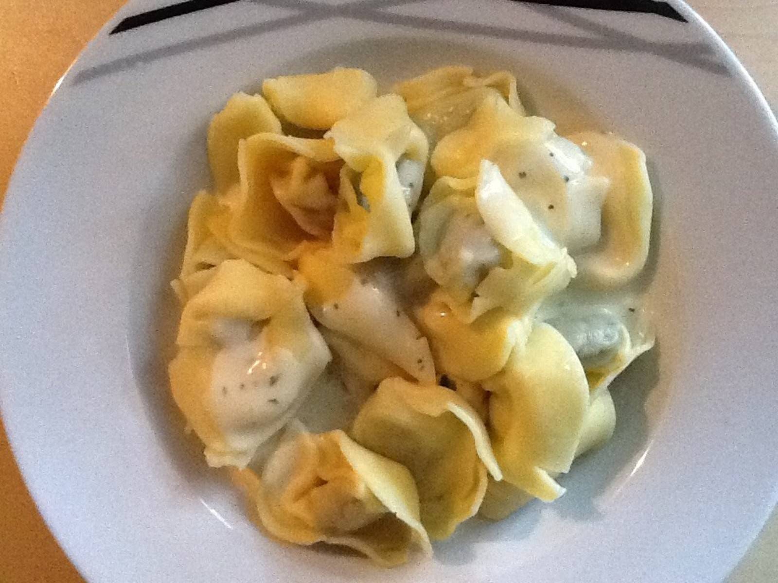 Schnelle Tortellini in Käsesauce Rezept - ichkoche.ch Schnelle Tortellini in Käsesauce Rezept - ichkoche.ch