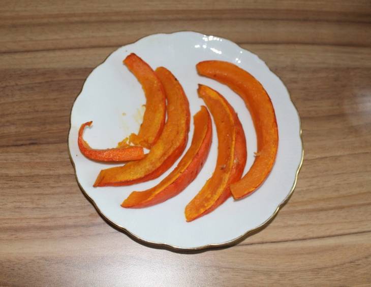 Gebratene Hokkaidokürbisspalten Gebratene Hokkaidokürbisspalten
