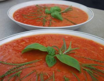 Scharfe Gazpacho (Spanische Gemüsekaltschale)