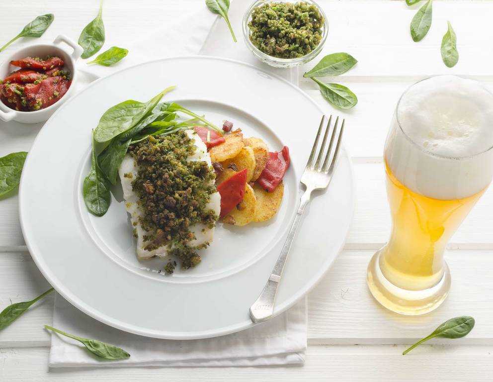 Knuspriger Kabeljau mit Röstgemüse und Babyspinat Knuspriger Kabeljau mit Röstgemüse und Babyspinat