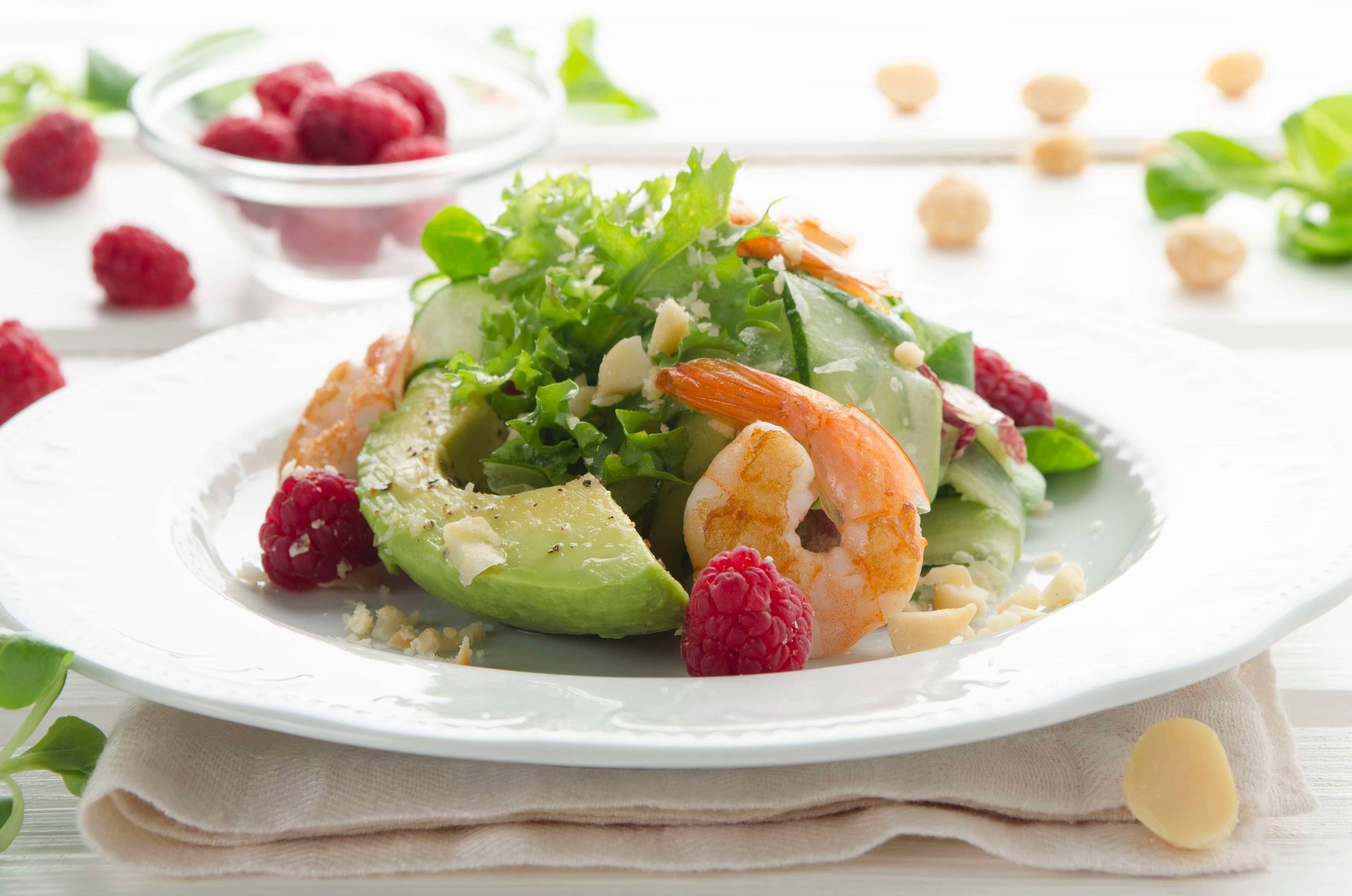 Garnelen-Avocado-Salat mit Himbeeren Rezept - ichkoche.at