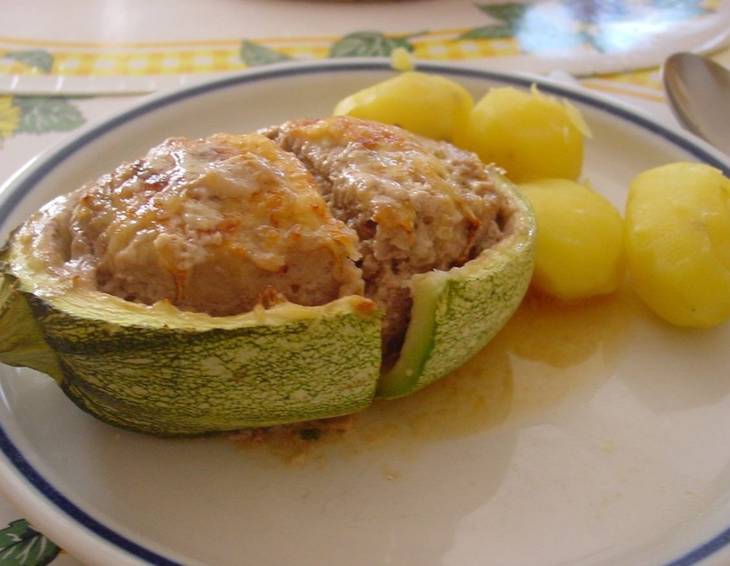 Gefüllte Zucchini Gefüllte Zucchini