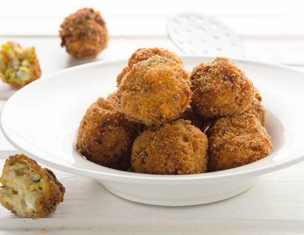 Zucchini-Feta-Bällchen Zucchini-Feta-Bällchen