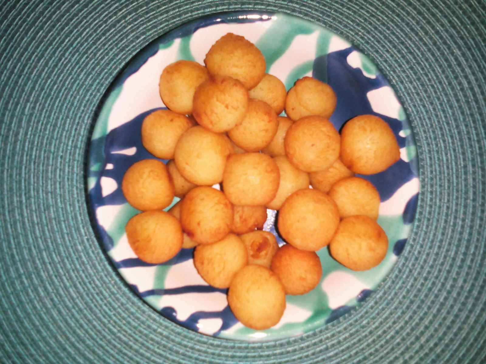 Gebackene Kartoffelbällchen