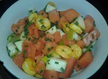 Wassermelonen-Birnen-Salat mit Garnelen Wassermelonen-Birnen-Salat mit Garnelen