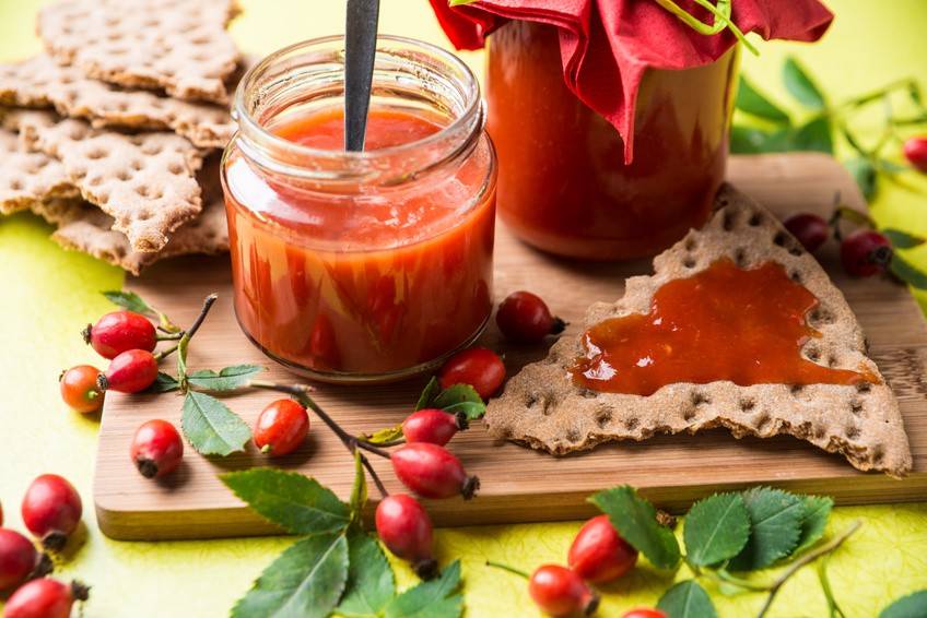 Hagebuttenmarmelade mit Äpfeln Rezept