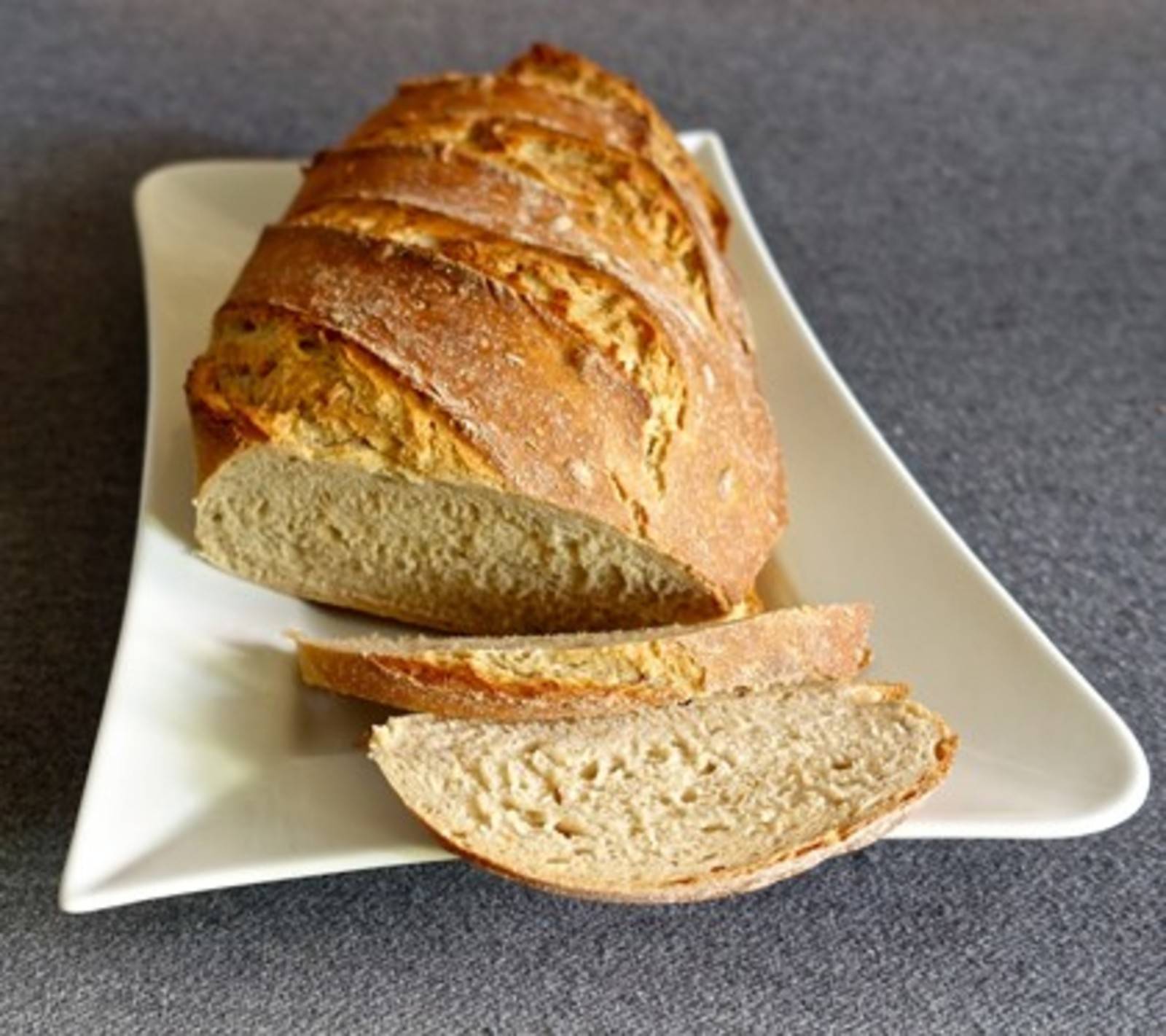 Helles Dinkelbrot mit Sonnenblumenkernen Rezept - ichkoche.de Helles Dinkelbrot mit Sonnenblumenkernen Rezept - ichkoche.de